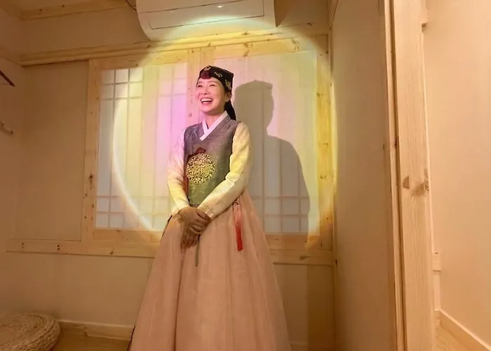 Golmok - Korea Traditional Sytle Villa, Hanbok Experience , Nampo,night Market Walk 5 Minute Appartement